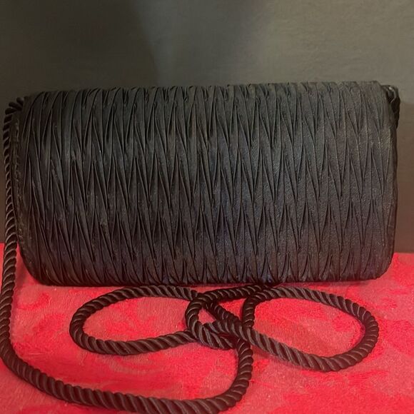 Vintage Walborg Black Pleated Satin Clutch Shoulder Bag Capsule Shape‎ - Picture 3 of 9